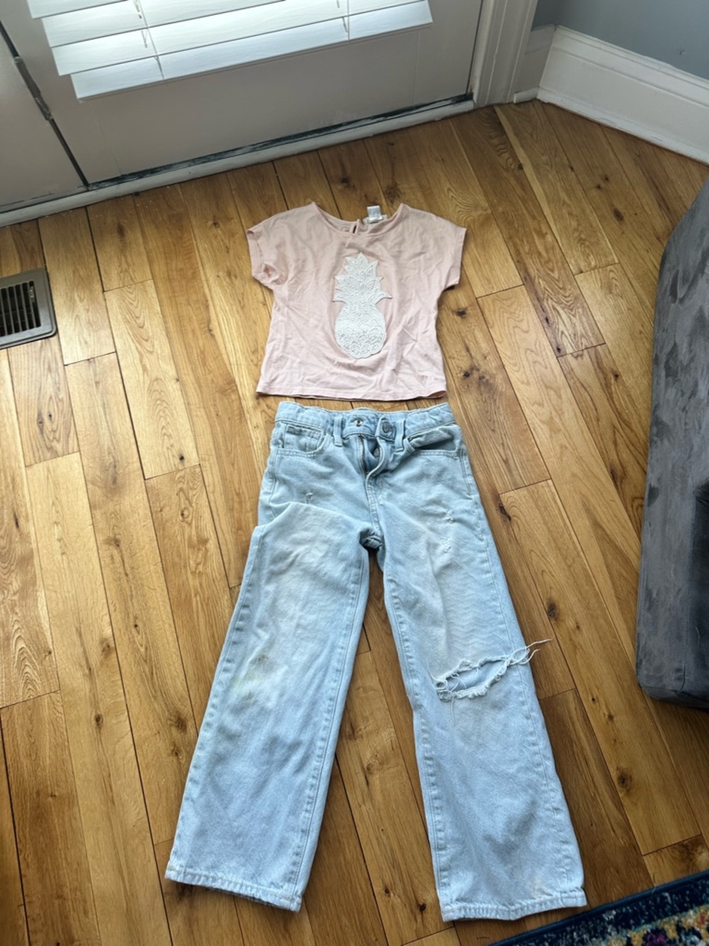 Chloé Girls Pineapple Lace Top & Old Navy Baggy Wide Leg Jeans Set